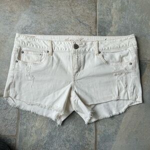 American Eagle Outfitters Y2K 2000s White Distressed Cut-Off Jean Shorts Size 14